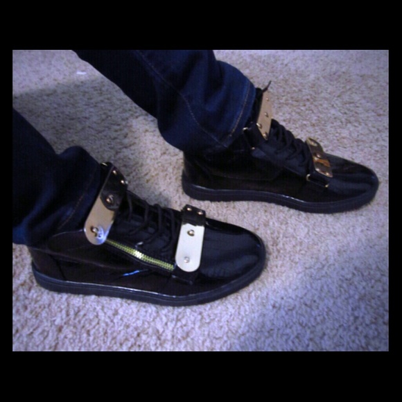 Costume Shoes - Picture 1 of 3