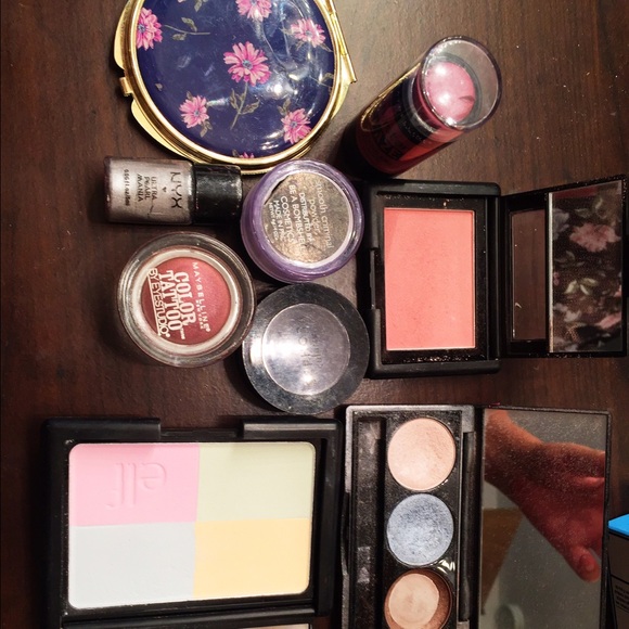 Cosmetic bundle!!!💕 - Picture 2 of 4