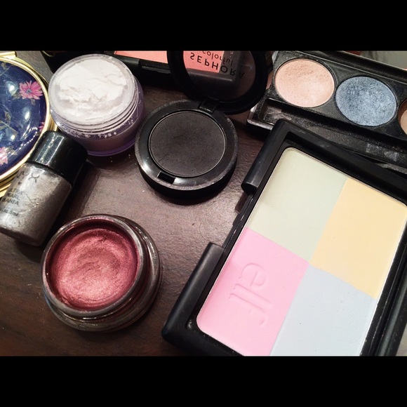 Cosmetic bundle!!!💕 - Picture 3 of 4