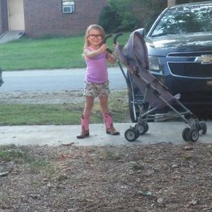 Meet your Posher, Halley