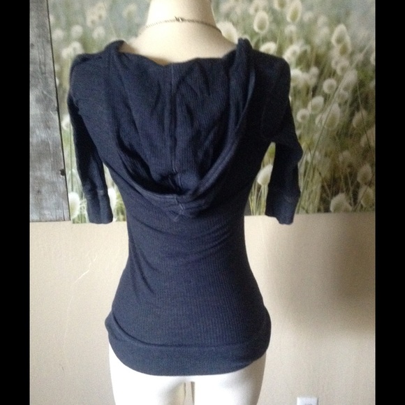 Shirt - Picture 3 of 4