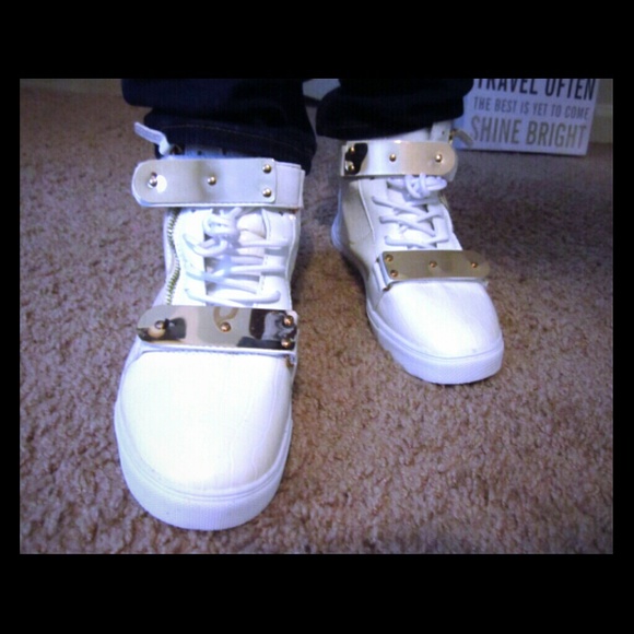 Costume Shoes - Picture 1 of 3