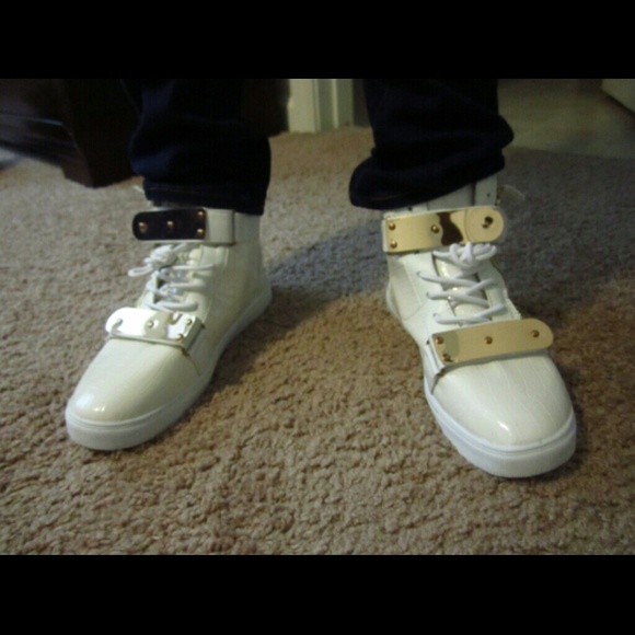 Costume Shoes - Picture 2 of 3