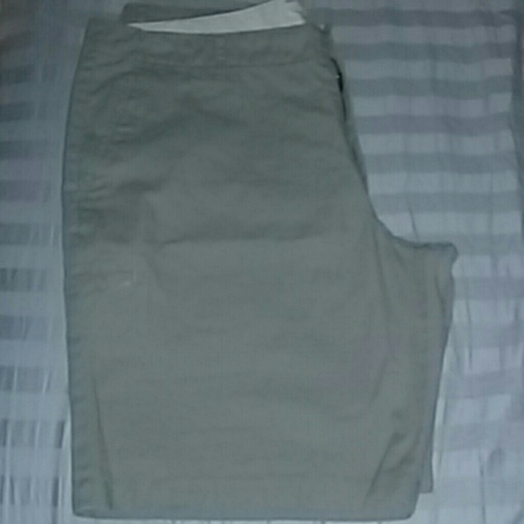 Nice men's dockers tan shorts