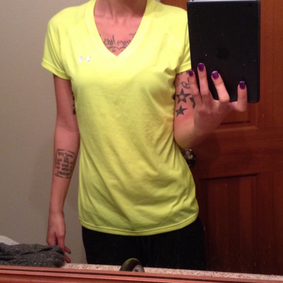 Under Armour Heat Gear T-shirt. - Picture 4 of 4