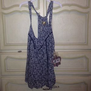 Loose flows navy floral tank top