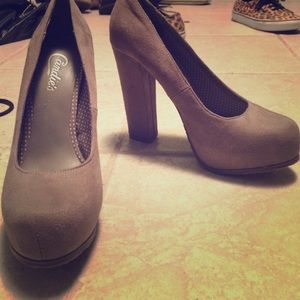 Candie's grey platforms heels