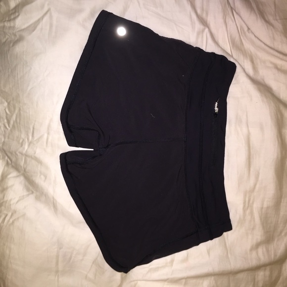 OFFERS WELCOME Black Groovy run Shorts Lululemon - Picture 2 of 2