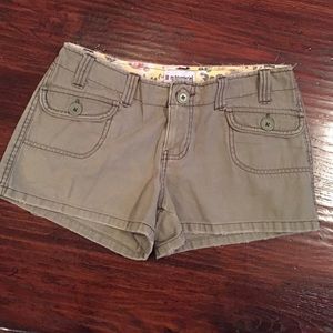 Dark green No Boundaries shorts