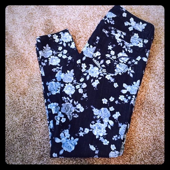 American eagle floral skinny jeans