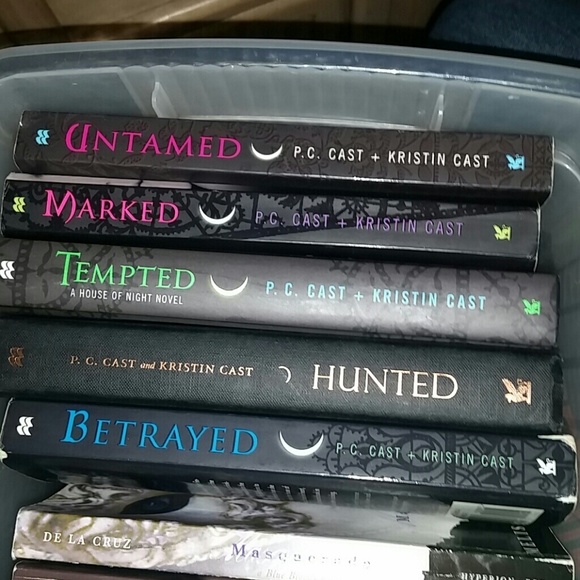 House of night bundle and MV and Bracelet