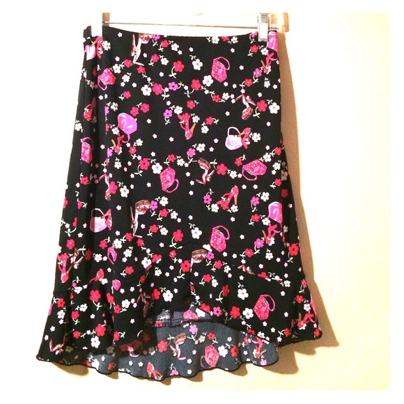 Cute Flirty Skirt w/ Ruffle Detail
