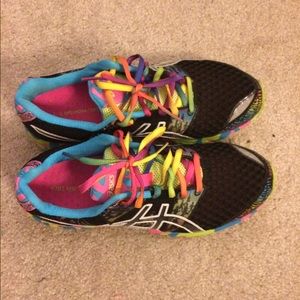 Make an offer! 😊 Gel noosa tri 8- size 8.5