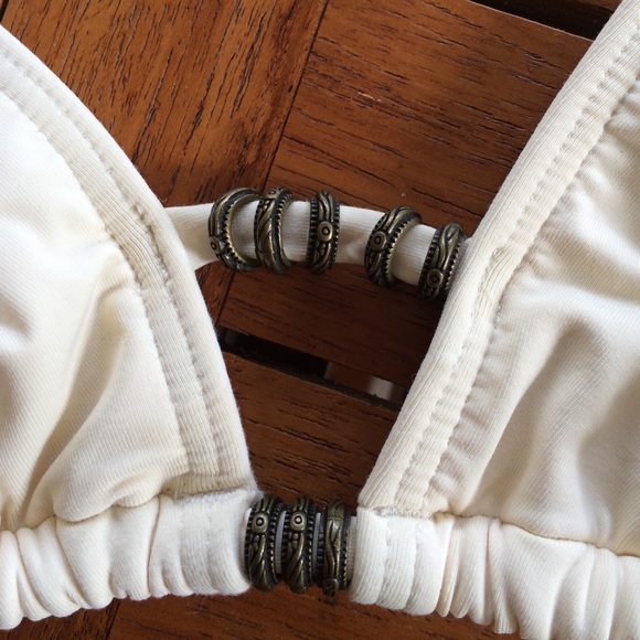 Billabong cream top with bead details - Picture 3 of 4