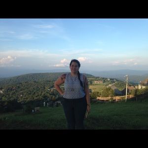 Meet your Posher, Anissa