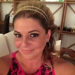 Meet your Posher, Dina