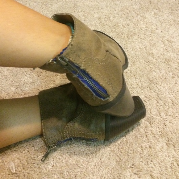 Boots - Picture 2 of 2
