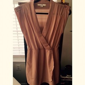 🎉HP🎉Nude V-neck chiffon wrap dress
