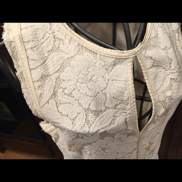 Perfect tea and crumpets dress cream color lace - Picture 2 of 4