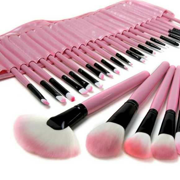 Makeup brush