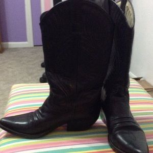 Black Guess cowboy boots