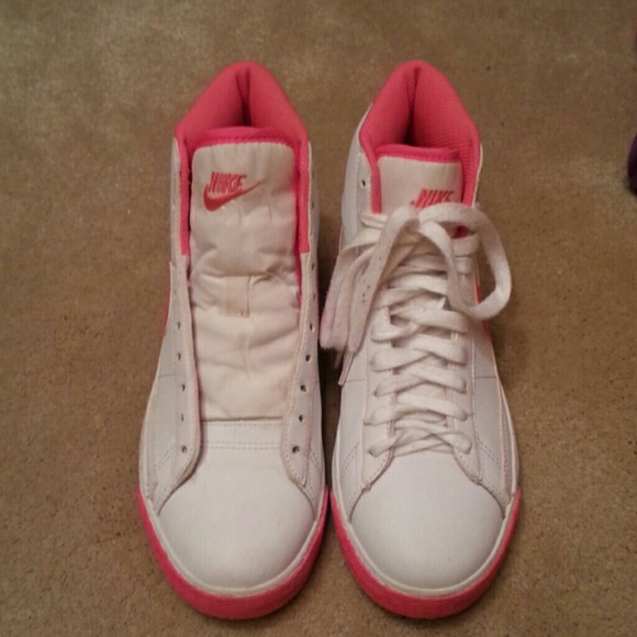 Nike Women's Blazer High Tops (Pink)