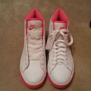 Nike Women's Blazer High Tops (Pink)
