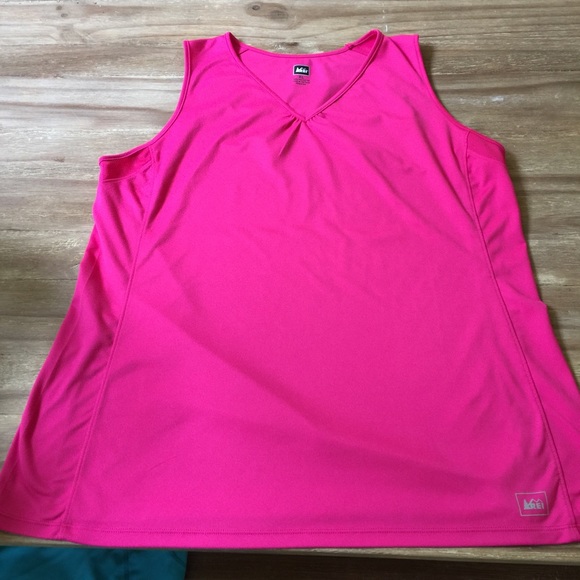 NWOT REI Performance Tank - Picture 1 of 3