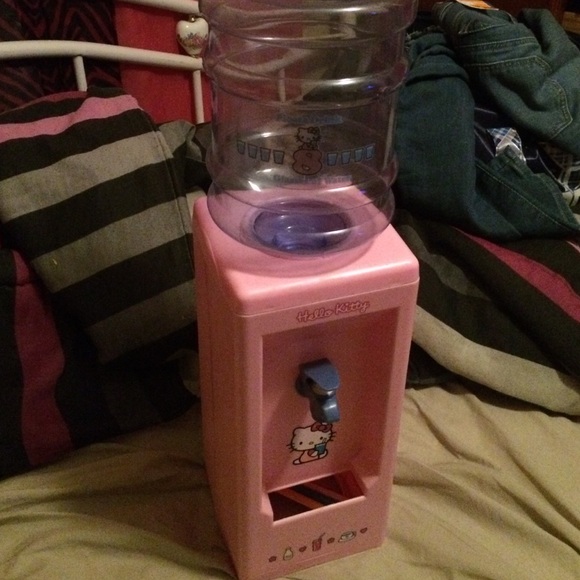 Hello kitty water fountain
