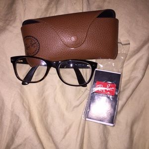 Ray-Ban New Wayfarer glasses