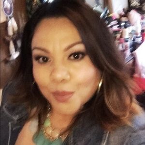 Meet your Posher, Michele
