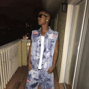 Meet your Posher, Amos