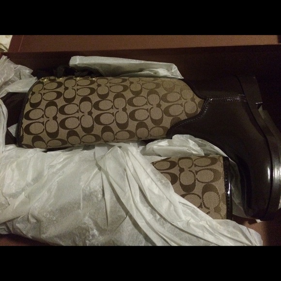 AUTHENTIC NEW WITH TAGS COACH RAIN BOOTS