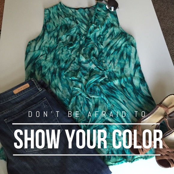 NY&Co- tropical print sleeveless blouse