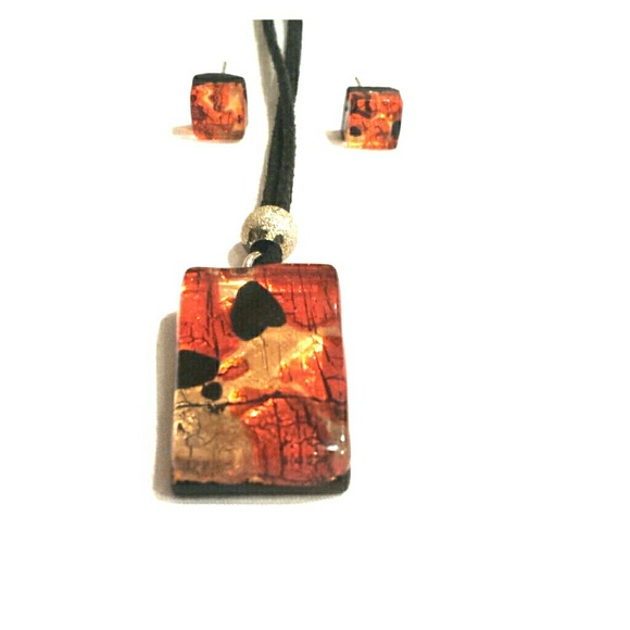 A set of original Murano glass jewelries.