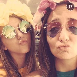 Meet your Posher, Lyndsey