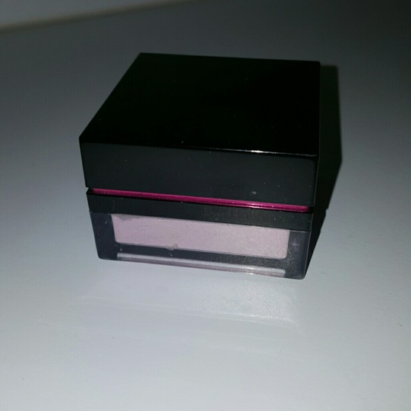 SOLD!ictoria's Secret Very Sexy powder - Picture 2 of 4