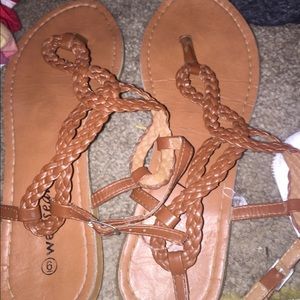 BROWN SANDALS