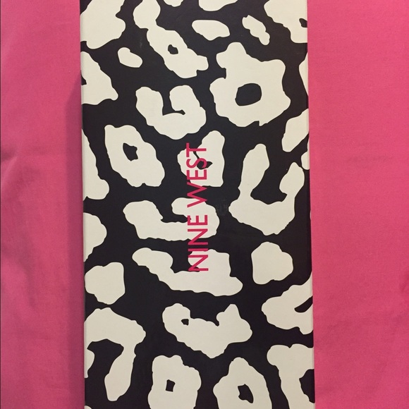 NINE WEST wallet - Picture 4 of 4