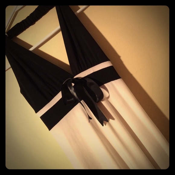 Adorable Halter Dress ❤️