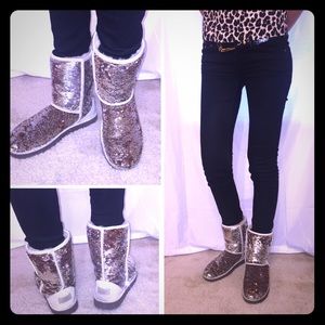 Ugg boots Champagne Color/size 9 but fits 10