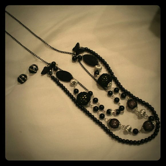 Bundle of Black and silver earrings & necklace