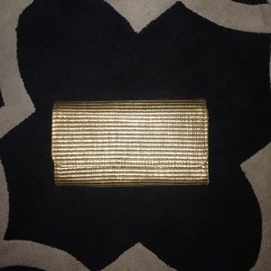 SHINY GOLD CLUTCH