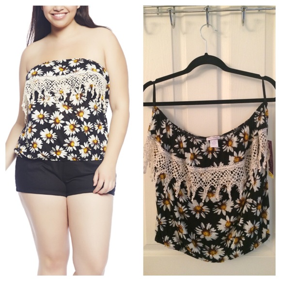 Wet Seal Plus Tops - ⛔️HOLD⛔️ Plus Size Daisy Crochet Tube Top