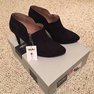 NWT black bootie