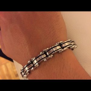 Beautiful never used men's braclet