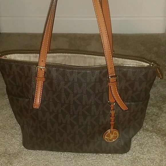michael kors medium top zip tote
