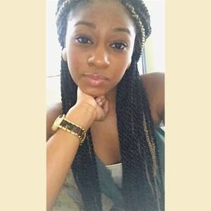 Meet your Posher, Akia