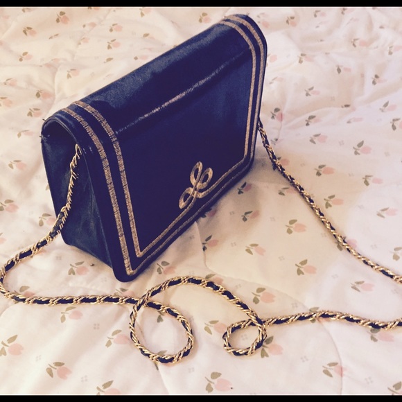 Gorgeous leather navy blu shoulder&across body bag