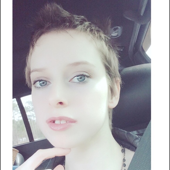 Meet your Posher, Annie - Picture 4 of 4